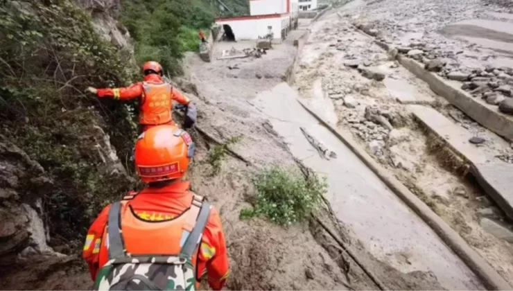 Çin’de birden bastıran şiddetli yağış sonrası heyelan felaketi: 7 kişi kayıp